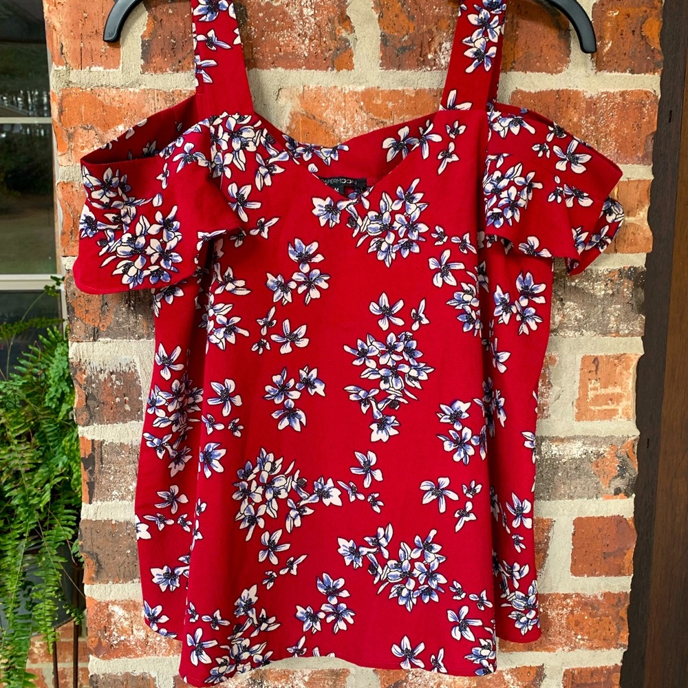 Papermoon cold shoulder floral top.